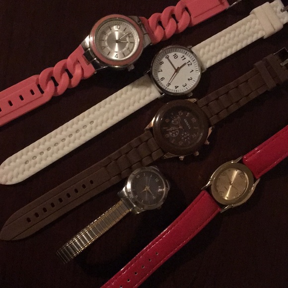 Small Women’s Watch Collection - Picture 2 of 2